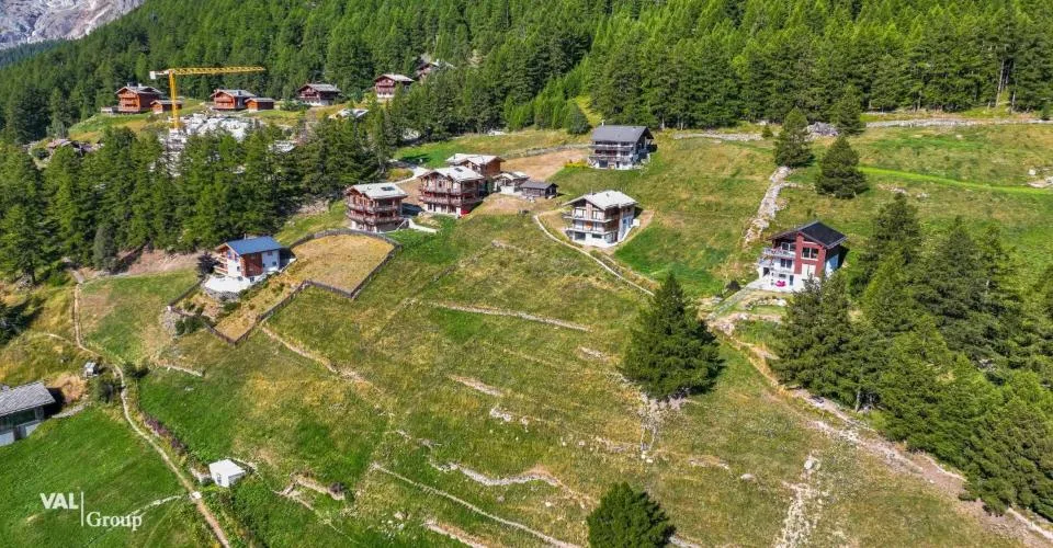 Beaux terrains à bâtir avec des vues magnifiques à Saas-Fee