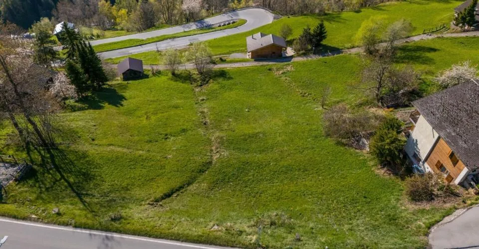 Superbe parcelle constructible à l'entrée de Grimentz, emplacement stratégique et potentiel exceptionnel