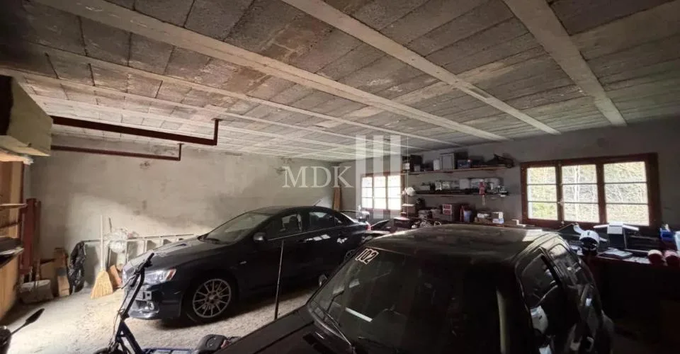 Parcelle constructible avec garage box à Val-d'Illiez