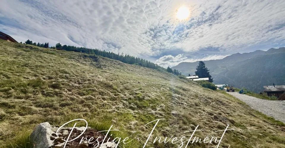 TERRAIN DE 885 M2 AVEC PERMIS EN FORCE - MAYENS DE MASE