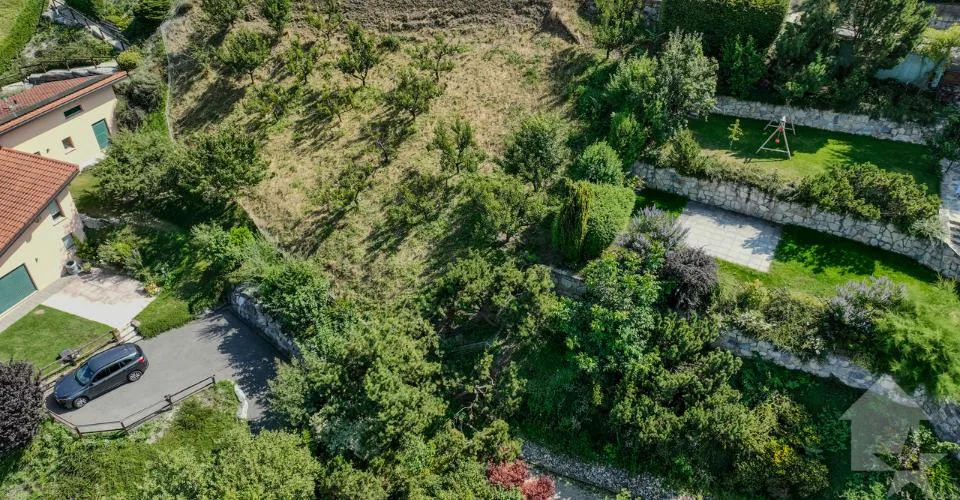 Magnifique terrain avec permis en force – foto 2 di 6