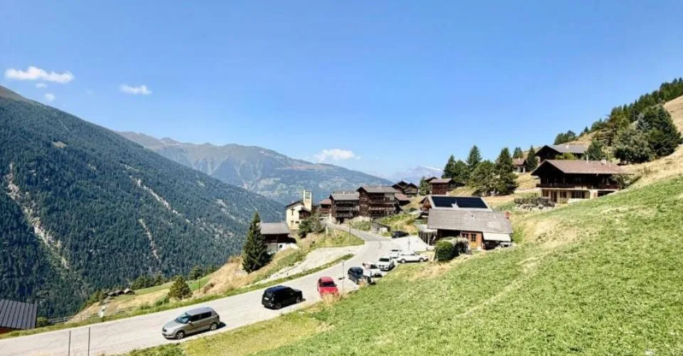 TERRAIN DE 3747 M2 - EISON (ST-MARTIN)