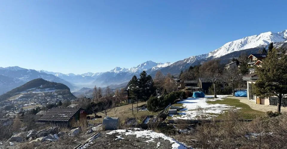 Terrain d'exception avec permis de construire en force Lens (VS).