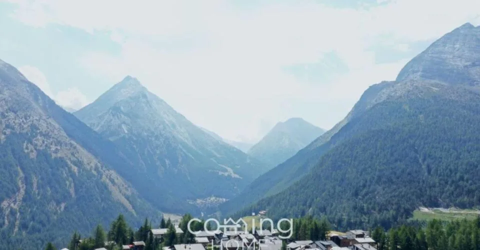 Parcelle constructible unique à Saas-Fee - ensoleillée, sans voitures et avec panorama alpin