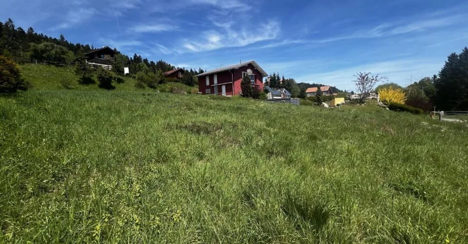 Terrain à bâtir en Zone d'Habitation à Faible Densité – photo 2 sur 6
