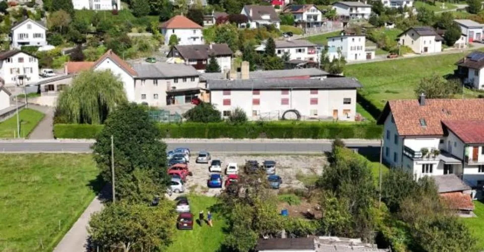 Terrain plat de 1'444 m² à Develier à vendre