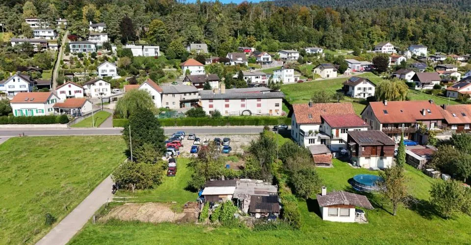 Terrain plat de 1'444 m² à Develier à vendre