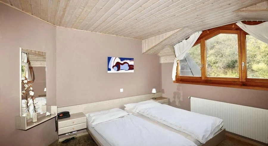 Domaine équestre avec hôtel-restaurant et appartement de fonction