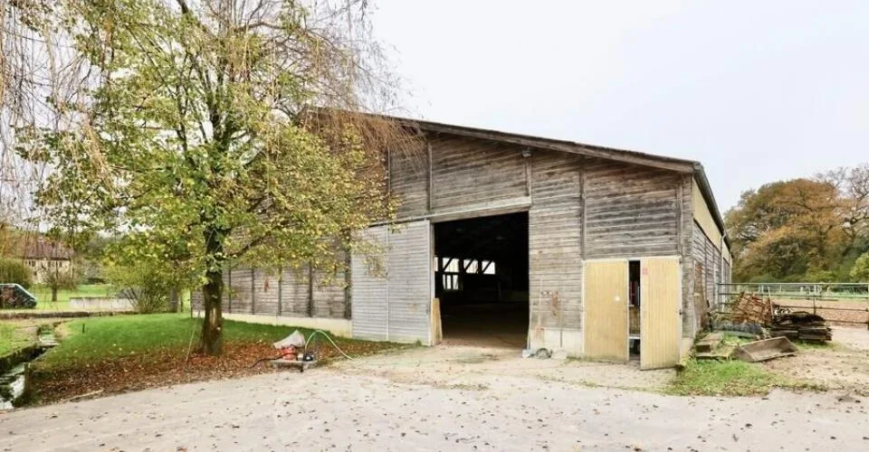Domaine équestre avec hôtel-restaurant et appartement de fonction