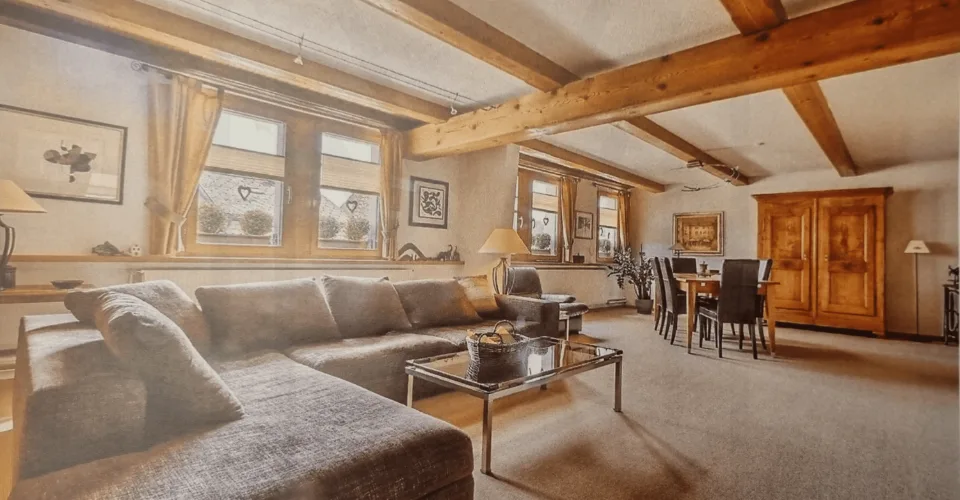 Splendide immeuble historique du 15? siècle avec local commercial et appartements