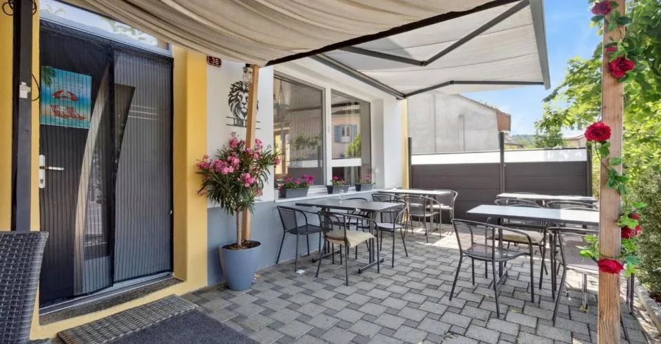 Immeuble mixte avec restaurant- Excellent potentiel de rendement