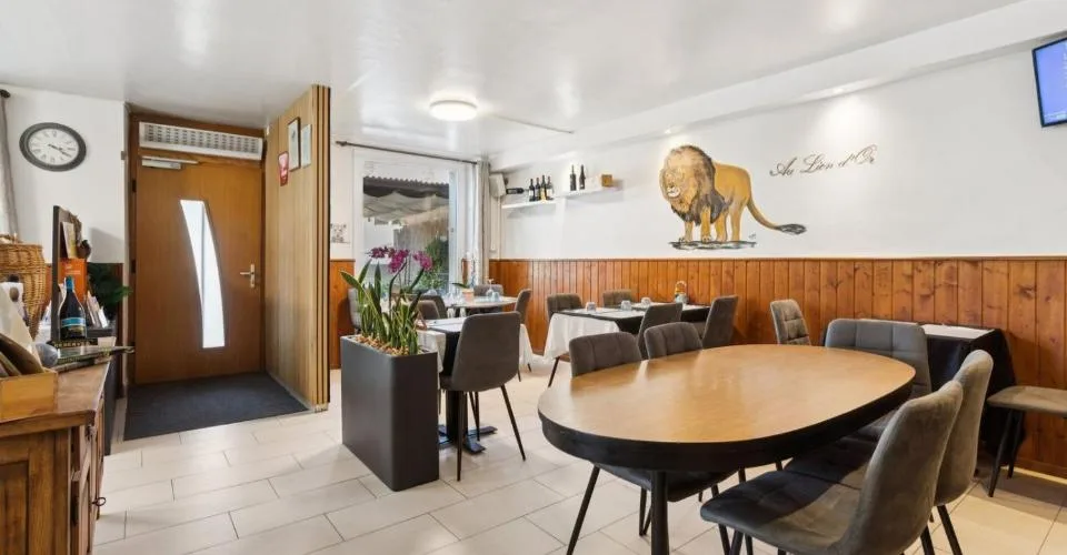 Immeuble mixte avec restaurant- Excellent potentiel de rendement
