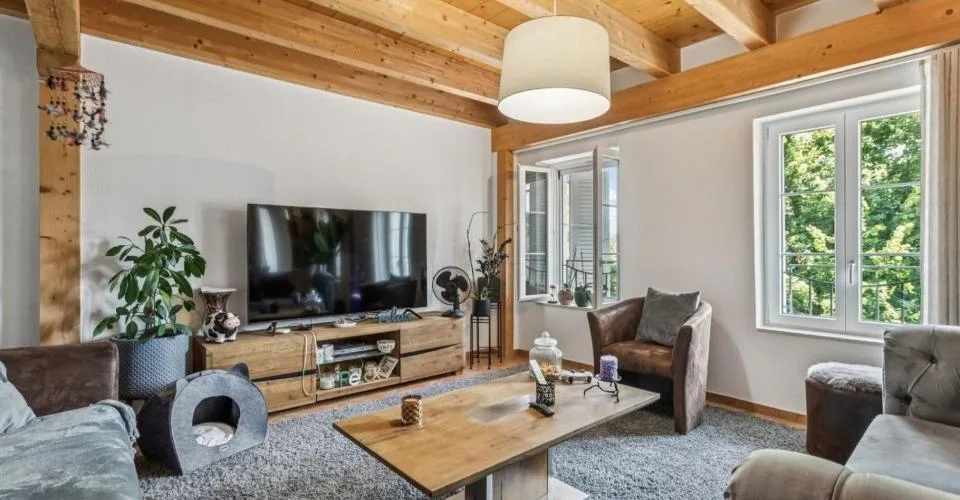 Immeuble mixte avec restaurant- Excellent potentiel de rendement