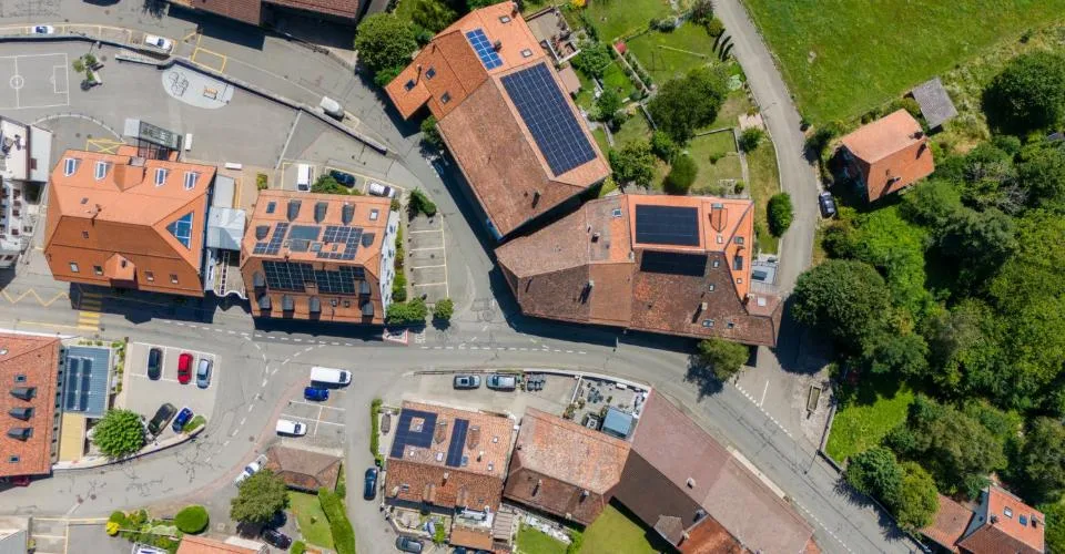 Immeuble mixte de rendement avec potentiel de développement