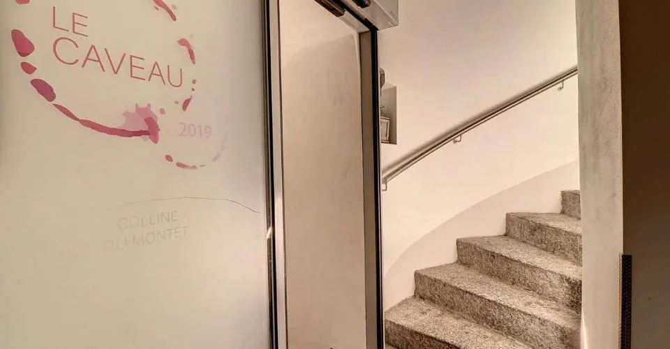 Immeuble de rendement mixte de 6 appartements et un restaurant