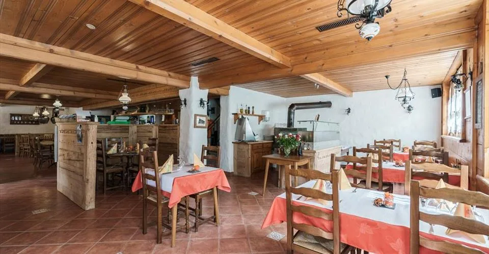 Au coeur du village avec une belle histoire et un gros potentiel