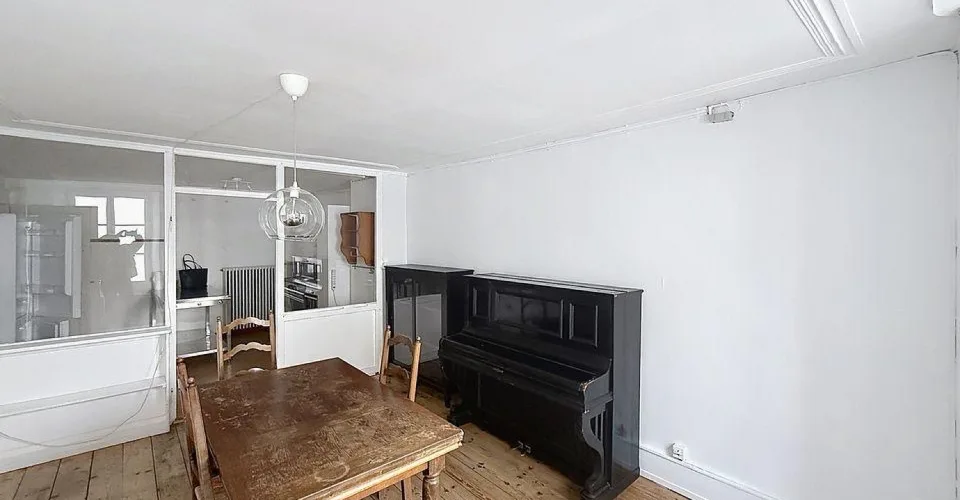 Lutry - Immeuble atypique dans le bourg