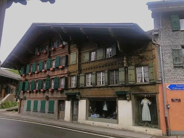 Chalet-Immeuble d'habitation, affectation mixte du XVIIIème