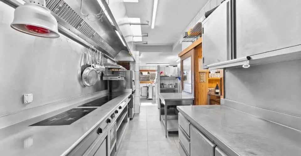 IMMEUBLE MIXTE OFFRANT DIVERSES POSSIBILITÉS D'UTILISATION- A SAISIR! – Foto 9 von 13