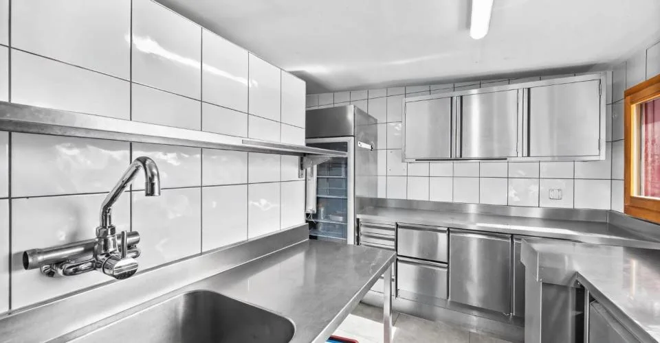 IMMEUBLE MIXTE OFFRANT DIVERSES POSSIBILITÉS D'UTILISATION- A SAISIR! – Foto 11 von 13
