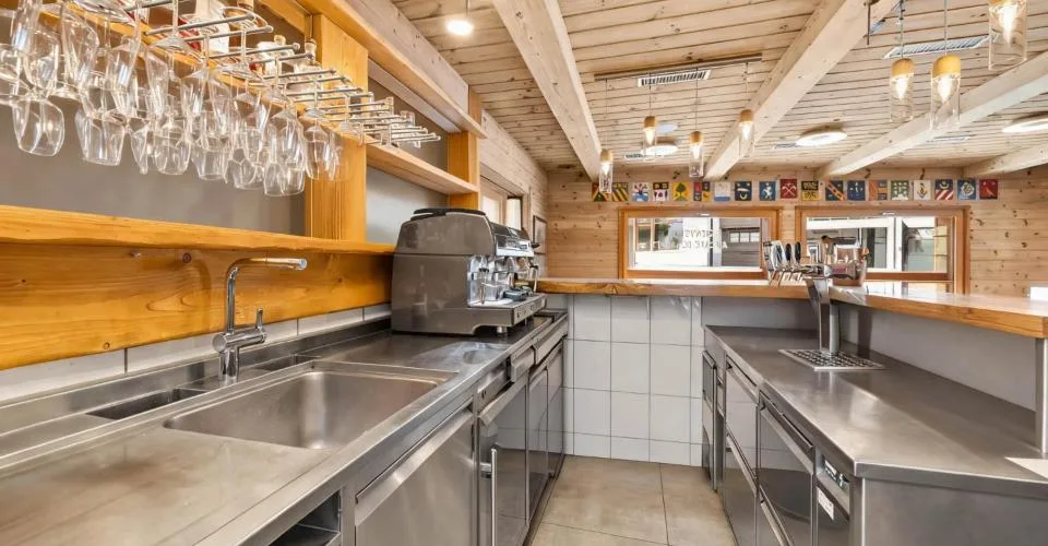 IMMEUBLE MIXTE OFFRANT DIVERSES POSSIBILITÉS D'UTILISATION- A SAISIR! – Foto 10 von 13
