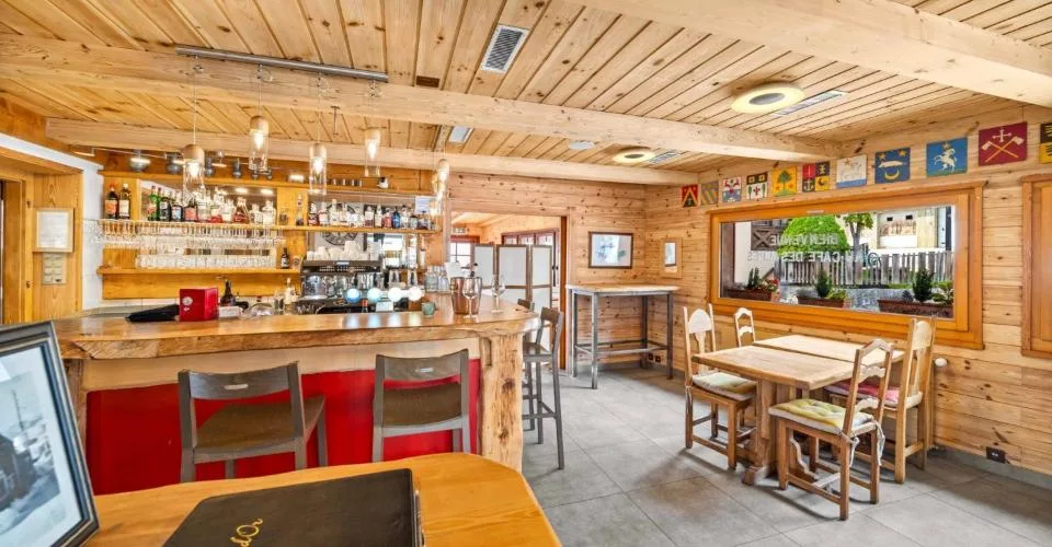 IMMEUBLE MIXTE OFFRANT DIVERSES POSSIBILITÉS D'UTILISATION- A SAISIR! – Foto 3 von 13