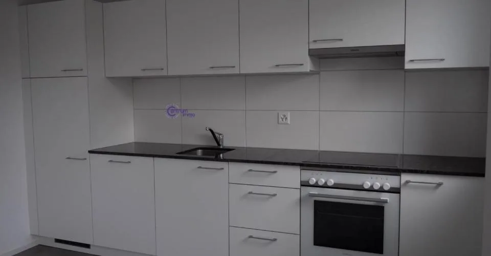 Immeuble comprenant 7 appartements ainsi qu'un local commercial