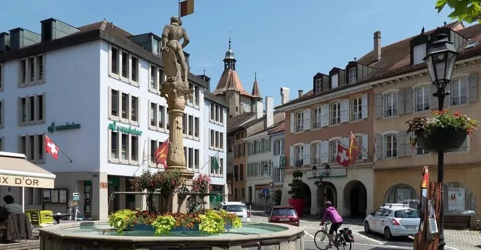 Propriété Unique au Coeur d'Orbe avec Confort Moderne