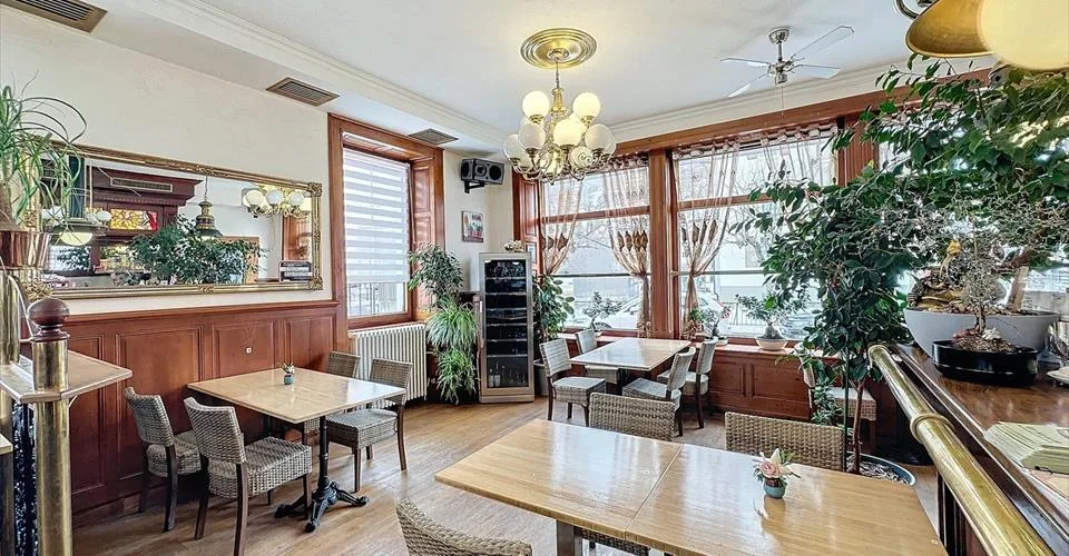 Immeuble mixte avec restaurant