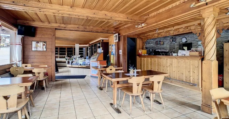 Chalet de deux appartements et un commerce | BC IMMO