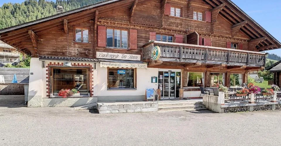 Chalet de deux appartements et un commerce | BC IMMO