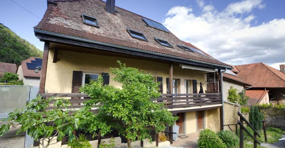 Maison paysanne de 1714 -- Trois logements, triplex familial et deux 2