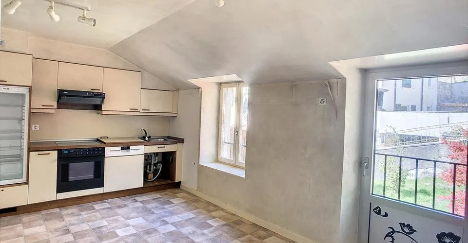 Immeuble mixte de 3779 m3, avec bureaux, dépôt, habitation et garages – foto 8 di 13