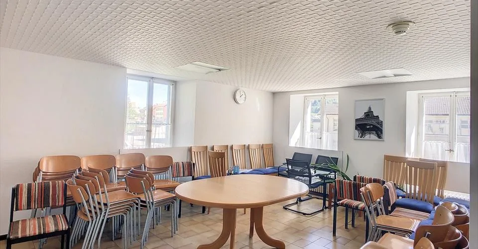 Immeuble mixte de 3779 m3, avec bureaux, dépôt, habitation et garages – foto 7 di 13