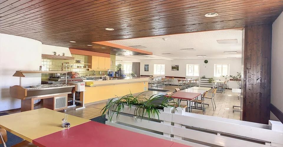 Immeuble mixte de 3779 m3, avec bureaux, dépôt, habitation et garages – foto 3 di 13