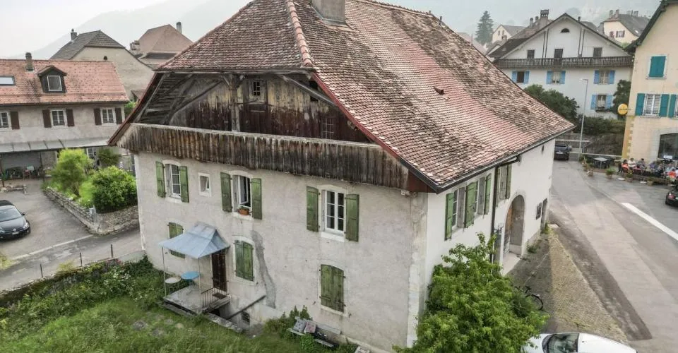 Ensemble immobilier à rénover au coeur de Baulmes, 2'934 m³