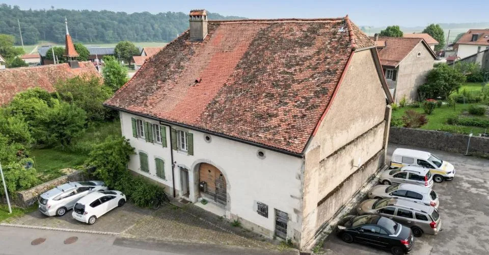 Ensemble immobilier à rénover au coeur de Baulmes, 2'934 m³