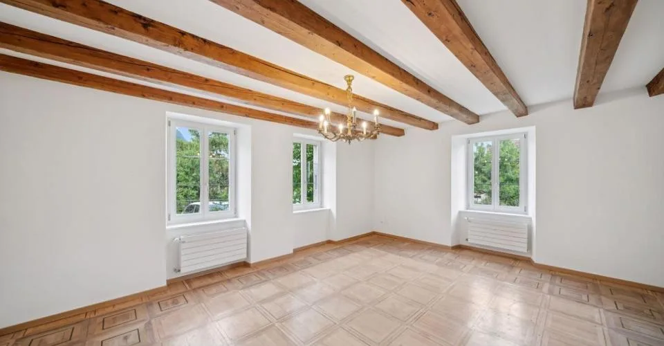 Ensemble immobilier à rénover au coeur de Baulmes, 2'934 m³