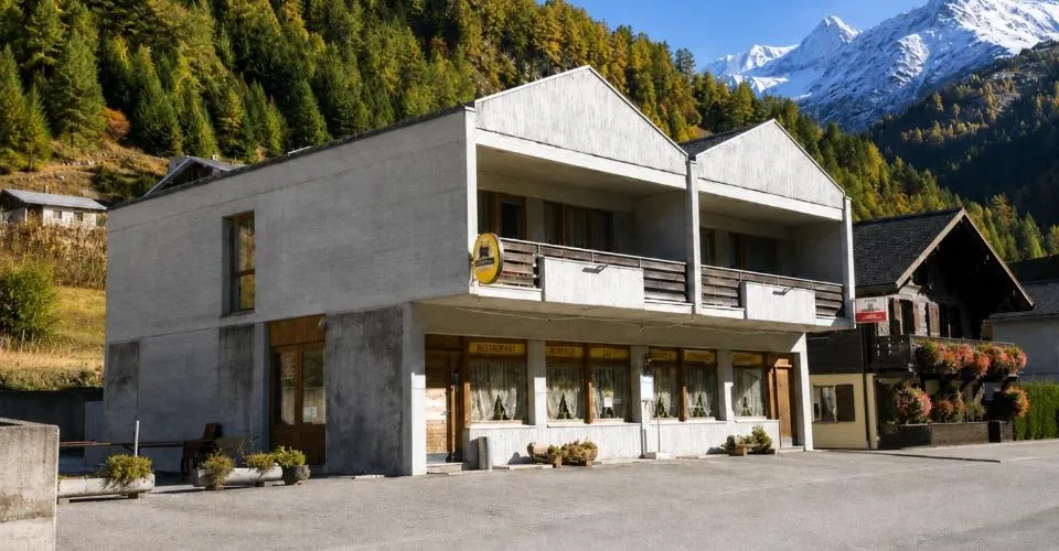 Établissement mixte avec partie hôtelière, restauration et appartement