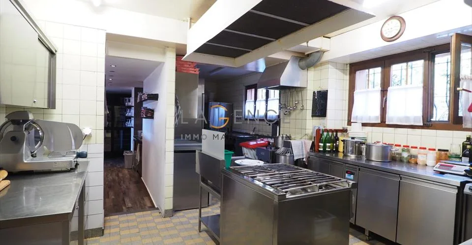 Restaurant (fond de commerce) + 3 appartements – Foto 4 von 10