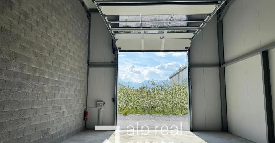 Espace modulable de 124m² - Flexibilité & accessibilité stratégique A9