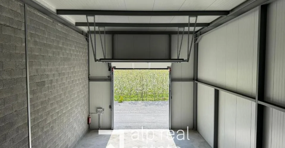 Espace modulable de 124m² - Flexibilité & accessibilité stratégique A9