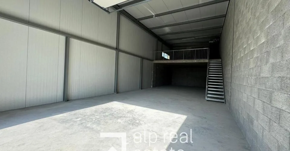 Espace modulable de 124m² - Flexibilité & accessibilité stratégique A9