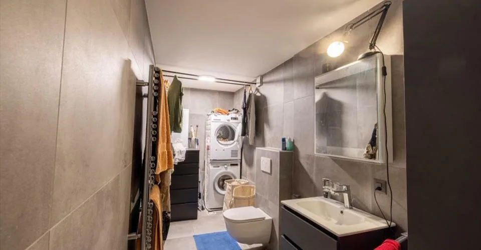 Immeuble avec revenus stables – logements, commerce et parking – Foto 6 von 13