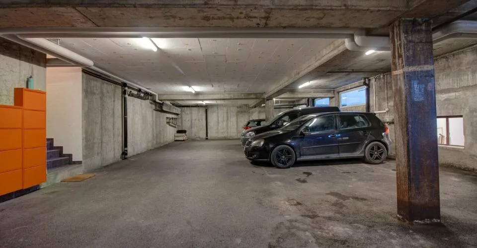 Immeuble d'habitation et commerciale – foto 2 di 9