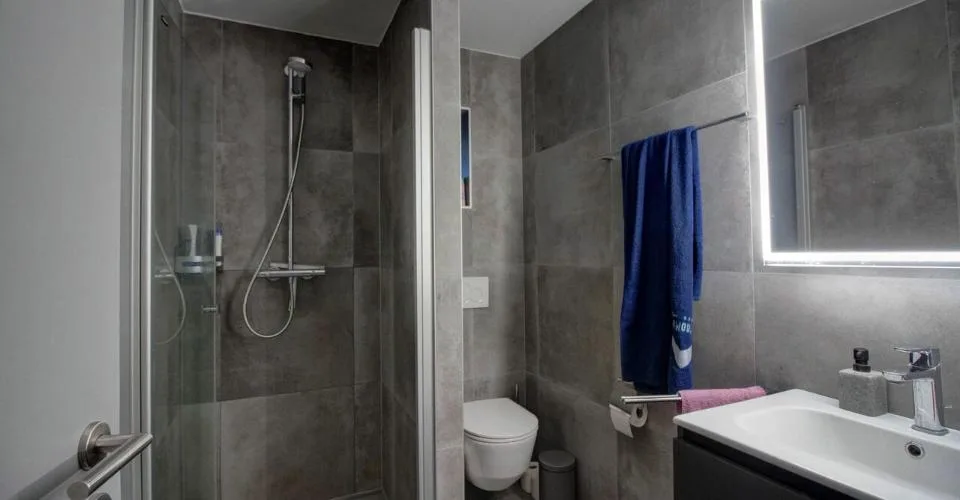 Immeuble d'habitation et commerciale – foto 4 di 9