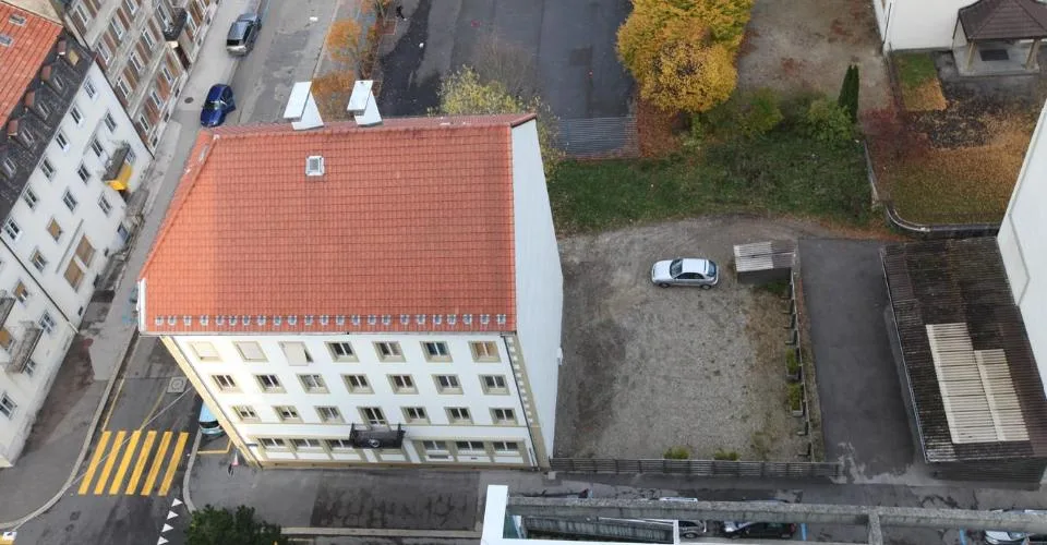 Lot d'un Immeuble de rendement avec deux parcelles de terrain constructibles au Locle(NE)