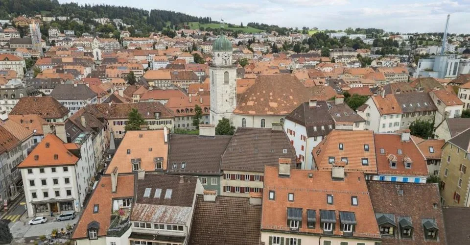 Immeuble mixte - Rendement net de 6 %, locataires en place