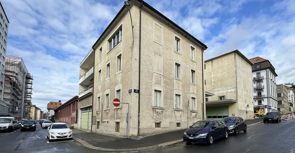 Immeuble locatif & dépôts industriels