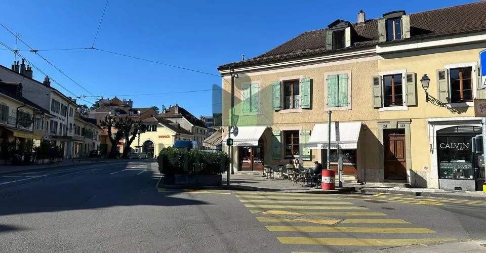 EXCLUSIF ET RARE : PETIT IMMEUBLE MIXTE DANS LE VIEUX CAROUGE